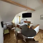 Fjaka Guest house Split