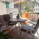 Guest house Fjaka 3*