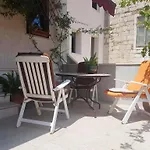 Guest house Fjaka 3*