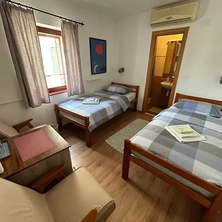 Fjaka Guest house 3*