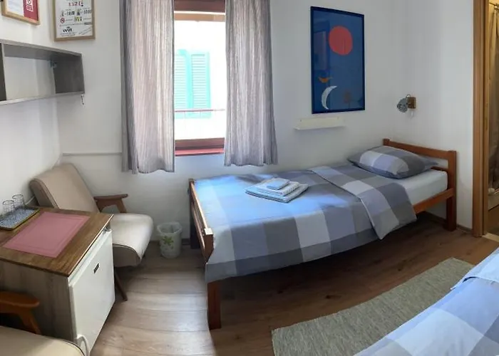 Fjaka Guest house Split