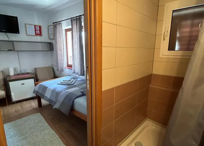 Fjaka Guest house Split