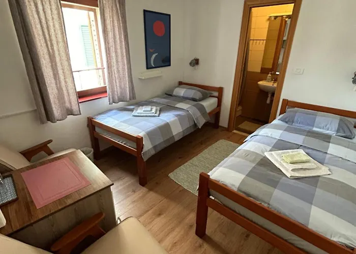 Fjaka Guest house 3*