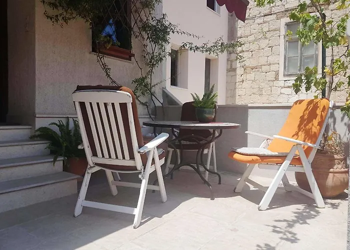 Guest house Fjaka 3*