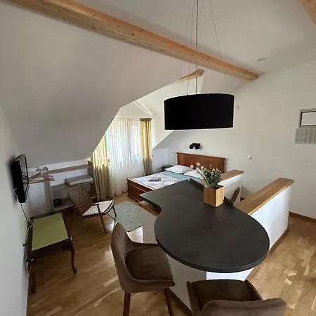 Fjaka Pensjonat Split